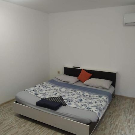 Appartement Апартамент Средна Гора à Varna Extérieur photo